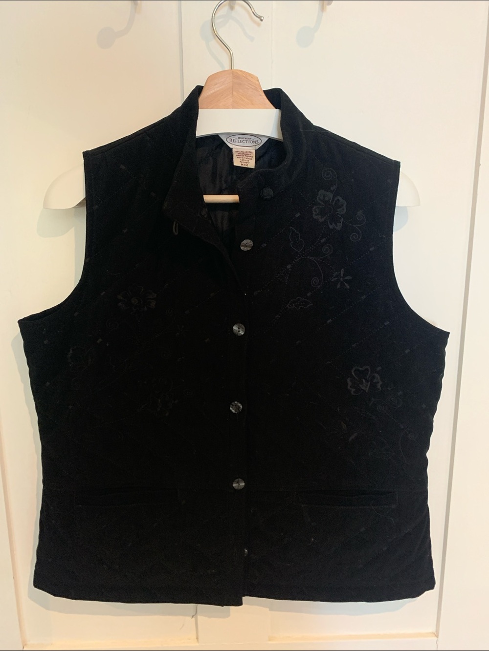 Northern Reflections Black Quilted Floral-Embroidered Vest